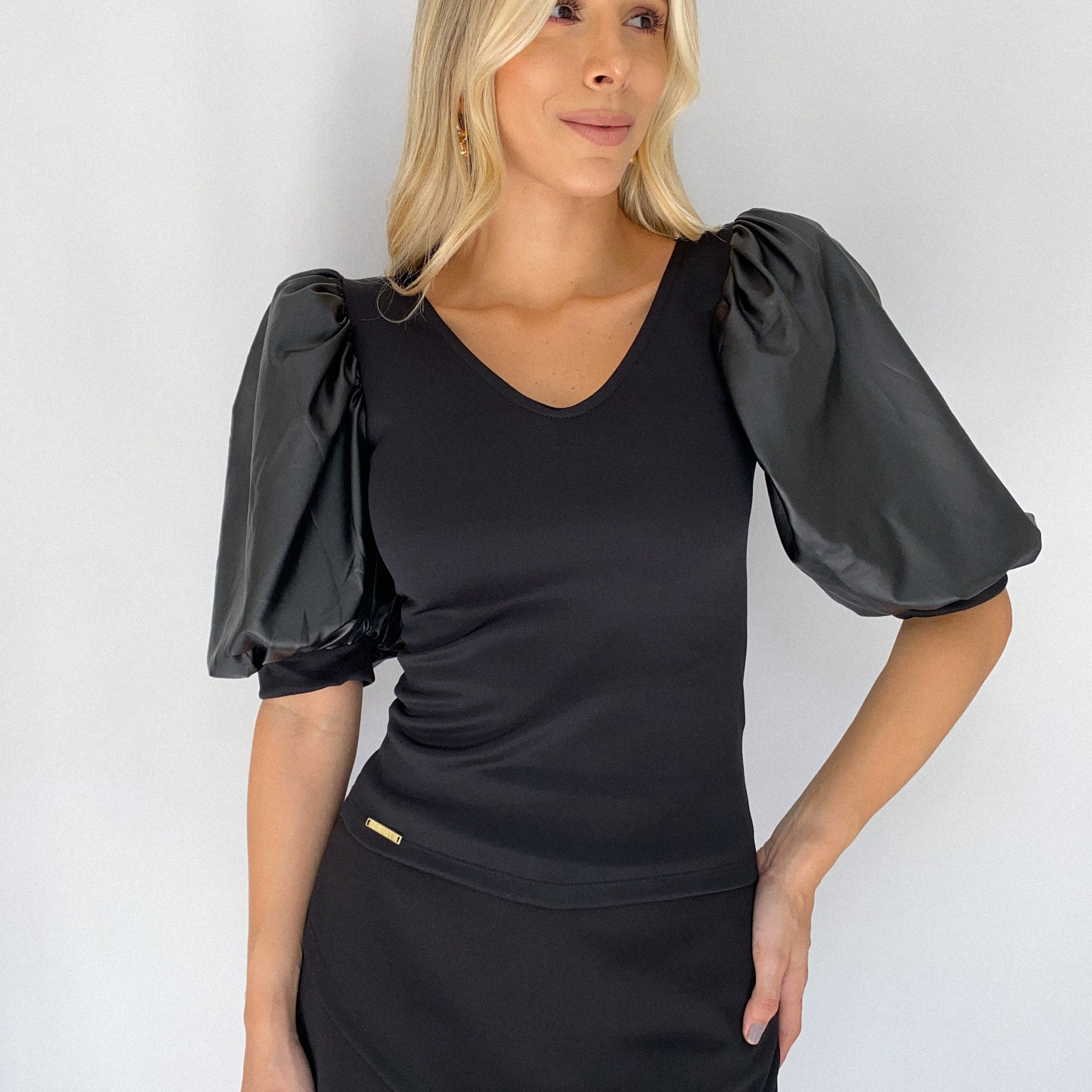 Blusa Manga Globo Cuerina Cuello V