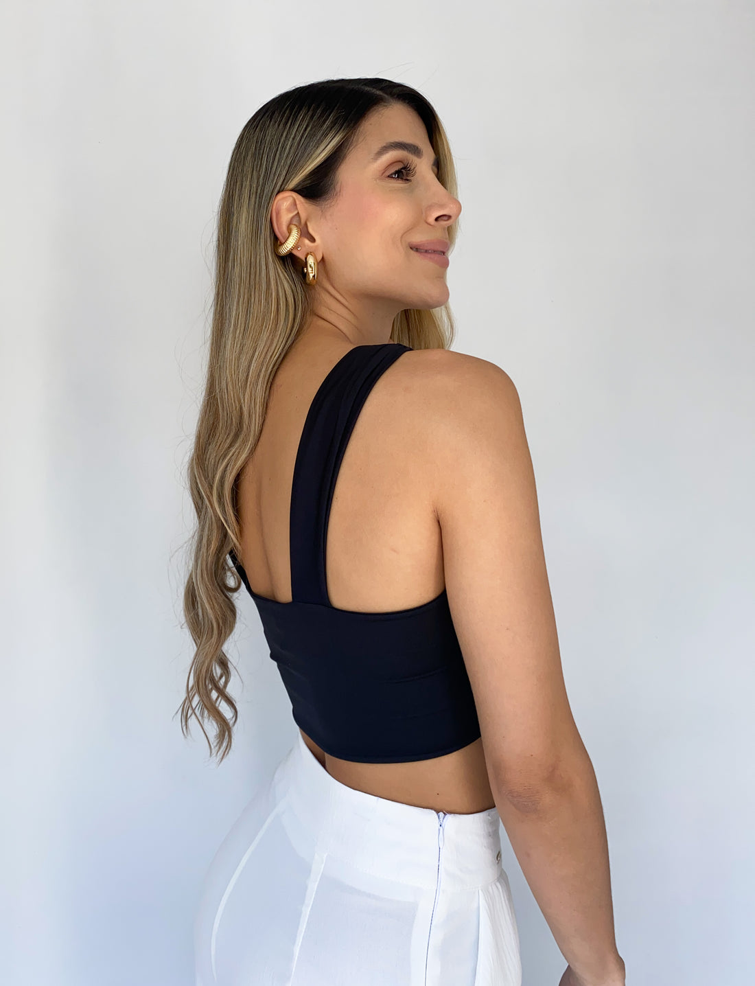 Crop top con argolla centro