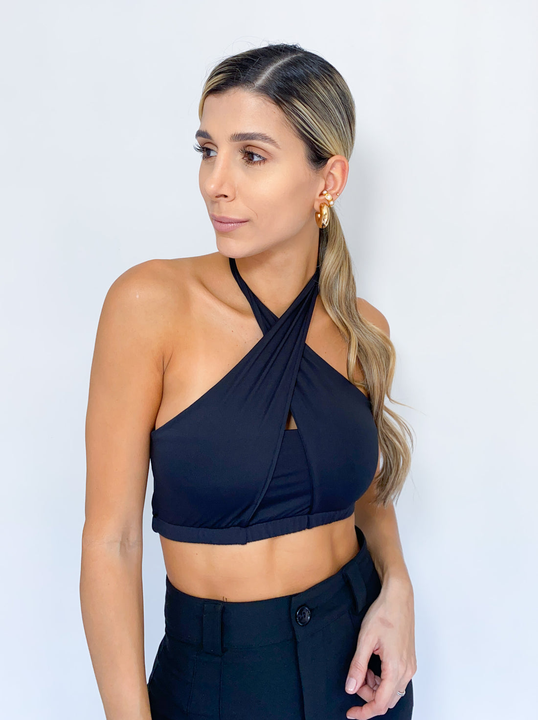 Crop top enresortado unicolor