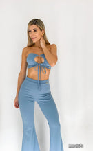 Cargar imagen en el visor de la galería, Conjunto pantalón crop top straple

