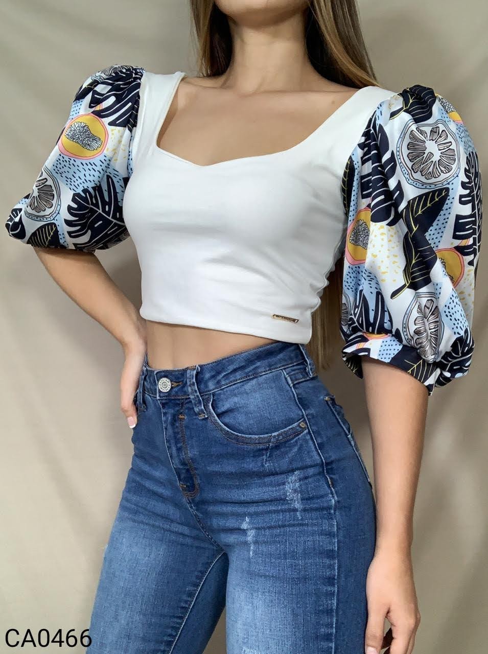 Blusa hombrera estampada