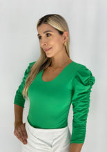 Cargar imagen en el visor de la galería, Blusa manga 3/4  enresortada
