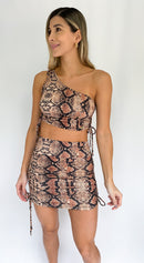 Conjunto falda y blusa corta animal print