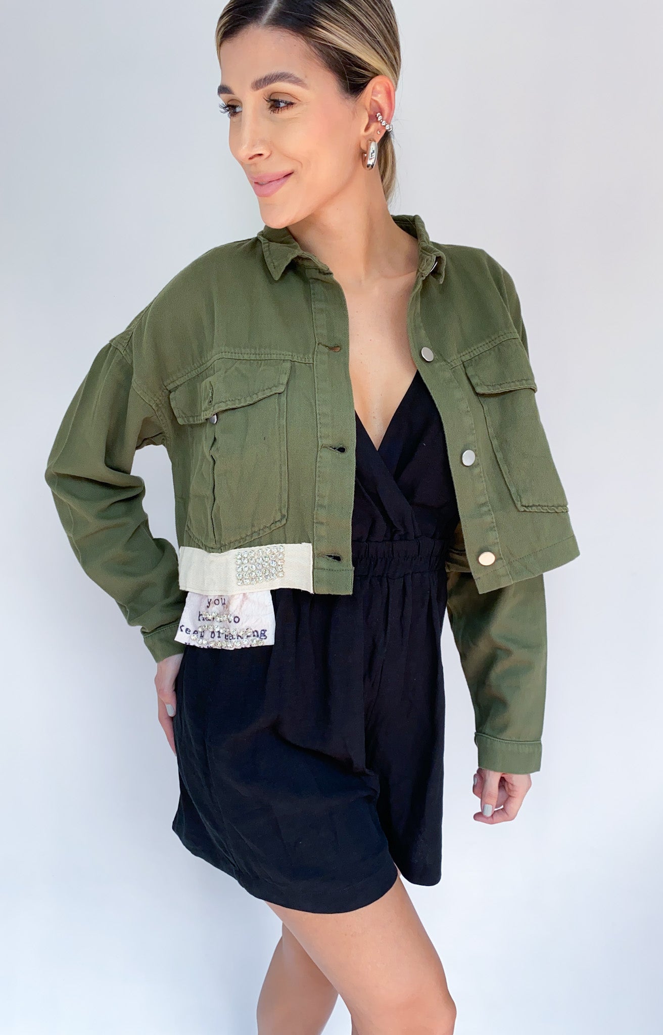 Chaqueta corta jeans aplique piedras