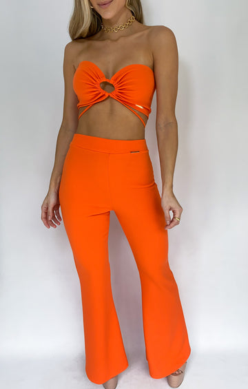 Conjunto pantalón crop top straple