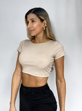 Cargar imagen en el visor de la galería, Blusa manga corta escote atrás brillo
